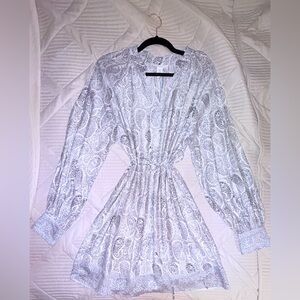 H&M White Paisley Tie-Waist Long Sleeve Dress